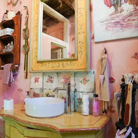 Tina's Art - Venetian Walls District * Nicósia